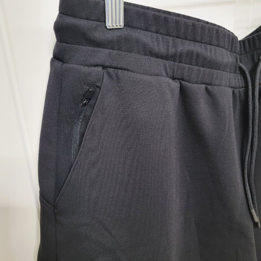 Xersion Womens Size Large Mid-Rise 4" Scuba Shorts Black NWT $35 - Picture 3 of 8
